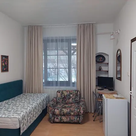 Skalna Ruza - Koevirozsa Panzio *