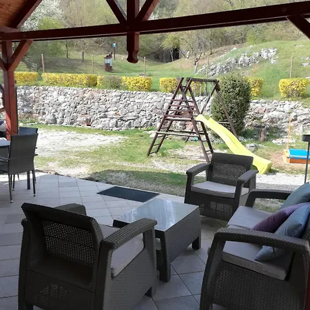 Skalna Ruza - Koevirozsa Panzio ゲストハウス Gemerská Horka