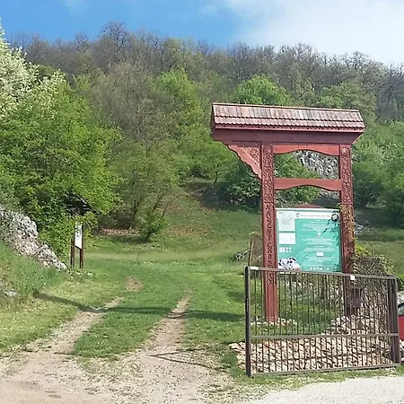 Skalna Ruza - Koevirozsa Panzio ゲストハウス