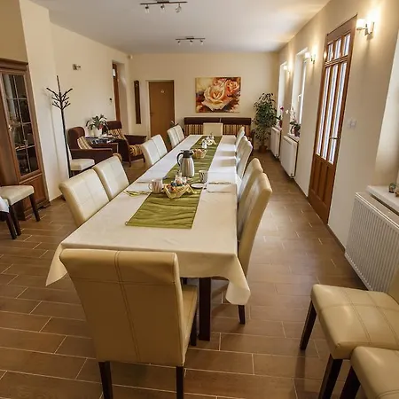 Skalna Ruza - Koevirozsa Panzio Gasthof *