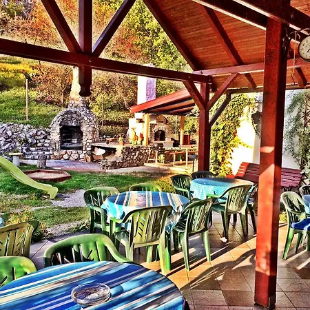 Skalna Ruza - Koevirozsa Panzio ゲストハウス *